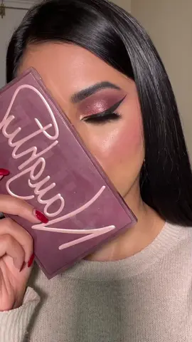 What would you rate this look from 1-10🙈 Also, should create more looks with this Huda Beauty Palette? . . #pinkeyeshadow #wingedeyeliner #easyeyeshadow #hudabeautypalette #hudabeautymakeup #makeupforbeginners #valentinesdaymakeup 