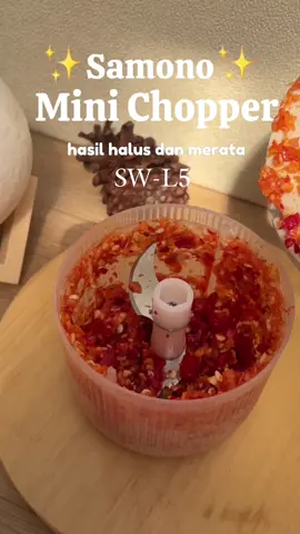 Mini chopper yang sangat membantu tanpa ulek mengulek, tangan bebas panas dari batu gilingan. Miliki segera, dan cek keranjang kuning sekarang. #samonoindonesia #samonominichopper #samono 