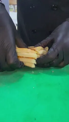 #clubsandwich #sandwich #Foodie #Recipe #haseebee #oyehoyehoye #fastfood #chicken #chickensandwich #sandwichrecipe #tiktokrecipe #recipesoftiktok #bread #tomato #sauce #fries #resturant #recipes #tiktokfood #tiktokfoodvideos #food #teatime #mayonise #juicy #salt #fry #grill #foodvlog #voiceover 