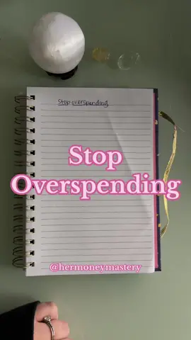 How to stop overspending or impulse spending! Getting into the habit of forcing yourself to pause before spending can work wonders for rewiring your brain. Build good money habits so you can hit your goals! #howtobudget #budgetingtiktok #budgeting #cashstuffing 