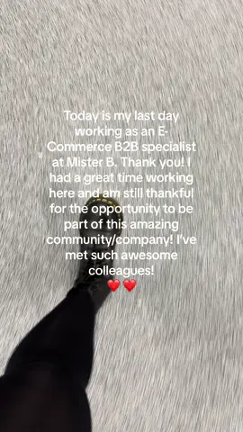 My last day at work! #lastday #lastdayworkingtogether #mrskonings #malaysianinamsterdam #ecommercebusiness #goodbye 