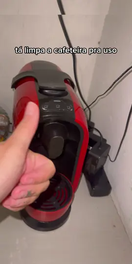 Limpando a cafeteira Tres coracoes ✨❤️ #trescoracoes #cafeteiratrescoracoes #limpando #faxina #videonarrado #limpandoacafeteira 
