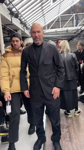 👑 Modelo Zinedine Zidane IG🎥/ GQfrance  #GQ #modelo #zidane #leyenda #viral #fyp #highlights #deportesentiktok #footballacademy 