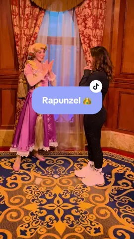 Dream come true 💖 singing for my favorite Princess 👑 #disneyworld #rapunzel 