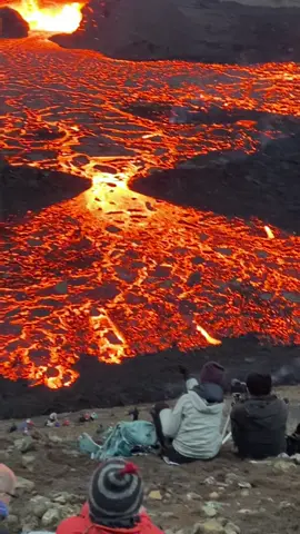 When I traveled to Iceland only to see an active volcano. #islandia #icelandtravel #iceland #travel #volcano 