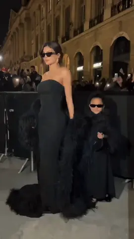 #kyliejenner and #stormiewebster attend the Valentino Haute Couture Spring/Summer 2024 show. #fyp #foryou  #kardashians #paris 