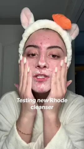 I wasn’t expecting this texture… what do you think? #skincare #skincareroutine #cleanser #cleansingbalm #acneskincare #BeautyTok #makeup #rhodeskin 