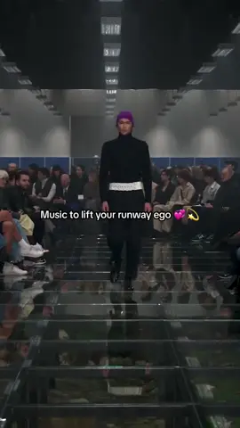 The confidence kick you need 💞 #songstowalkto #fashion #Runway #prada #parisfashionweek #models #fashionmusic #electronicmusic #tiktokmusic 