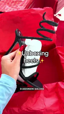 Unboxing dei miei nuovi tacchi ✨💖 #fyp #unboxing #renecaovilla #machandmach 