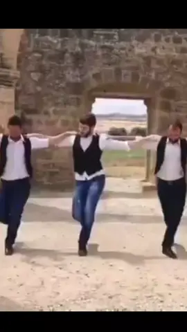 Amazing Greek sirtaki dance!!! Opa!! Bravoo!! #fy #viral #greekdance #greekdancer #greekdancers #dance #opa #sirtaki #sirtakidance #zorba #zorbadance #uk 