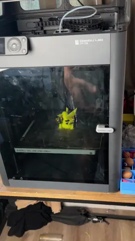 Me ayudan a llegar a los 250k 🙏Esta raro este pokemon tipo roca… Pikachu the rock impreso en 3D #pokemon #therock #3dprint 