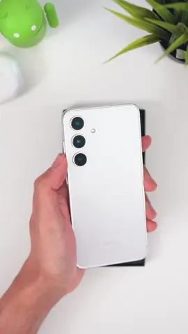 Unboxing the brand new Samsung Galaxy S24 (Marble Grey) 📱😍 Surely...this is the best looking smartphone right now...Full review and comparison with the S24+, S24 Ultra (and the S23 series) is coming very soon! #unboxing #samsung #galaxyS24 #galaxy #shorts #Tech #review #smartphone #insidetech 