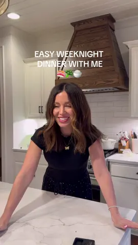 Food network would never hire me 🥲🫶🏼🥦❤️‍🔥#motherhood #motherhoodunfiltered #dinnerwithme #eveningroutine  #dinnerrecipe #trending #weeknightdinner 