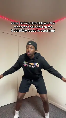 Now im onna bench till 4th quarter😭🤦🏾‍♂️ #fypシ #foryou #4u #viral #blowthisup #basketball #foultrouble #hoopersoftiktok #ballislife #hooper #athlete #aaubasketball #hsbasketball #athletesoftiktok #bball #NBA #sportstiktok #LucBaguma 