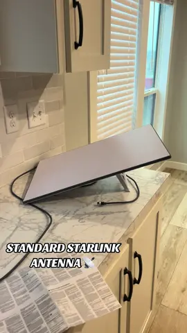 Standard Starlink Satellite Antenna 📡 #starlink #elon #quicktechav
