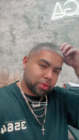 BLEACH MY HAIR WITH ME  How did i do? 😭❄️ . #hairtransformation #blondehair #diyhair #bleachinghair #menshair 