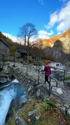 @Alice Van official 🌍  follow me  #alice_travelling #nature #beautifulview #beautifulplace #beautifuldestinations #beautifulnature #Switzerland #norway #naturevideo #adventure #beauty #Hiking #leggings #tights #jeans 
