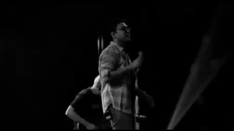 আমার জন্য আলো জ্বেলোনা কেউ আমি মানুষের সমুদ্রে গুনেছি ঢেউ.......//🖤🥀#foryou #trending #vairalvideo #anupomroy 