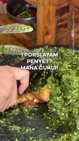 Ayam penyet ini udh diapprove kak Raditya Dika 😆 pluss udh halal certified jg keren dipikirin bgt!! 🥺 #kulinerjakarta #kulinerciputat #ayampenyet #ayamcabeijo #inopmakanayam 