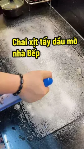 Chai xịt tẩy dầu mỡ dạng bọt này hay nha #tranminhdaily #LearnOnTikTok #xittaynhabep #ThanhThoiLuotTet #giadungtienich 