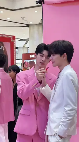 เอาเป็นว่าอร่อยนัวตามสไตล์สาววาย #twnpich @twnpich  #nampingster @nampingster  #CHARLOTTETILBURYxDMD #DOMUNDI #ติ่งกับtiktok 