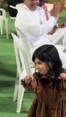 انوت على الرقصة #الخميس_الونيس #رقصني #اموت_ع_الرقصه 