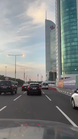 Corniche Qatar #cornicheqatar #cornicheroad #doha #qatar #westbay #sunset #sunsetdrive #drive #relax 