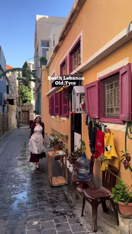 احياء صور القديمة 🇱🇧❤️ #جنوب_لبنان🇱🇧 #لبنان #explore #foryoupage #viralvideo #lebanon #اكسبلور #الاخوين_رحباني #rahbani #جورجيت_صايغ #صور #حارة_المسيحية🌹 #صور_القديمة #بيوت_قديمة #ازياء_قديمة #الحياة_القديمة #الحياة_البسيطة #oldstreets #oldhouses #vintage #nostalgia 