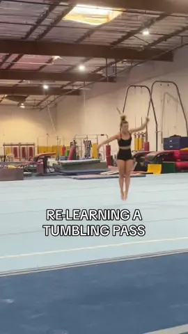 Throwin it back to freshman year🤭 Stay tuned for part 2🤸🏼‍♀️ Shoutout @Sophia Campana for the moral support🥹🫶🏼 #throwback #gymnastics #flip 