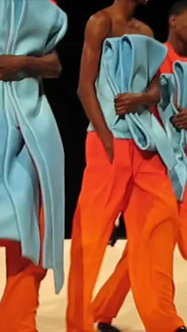 my favourite show from #mensfashionweek @Balmain so beutiful⭐️