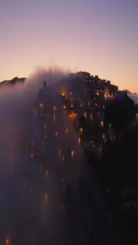 Regione Basilicata. Rotondella in provincia di Matera il Borgo sospeso tra le nuvole. 🎥--> Reels @dani_ceravolo #italia  #cittaborghiluoghiditalia  #basilicata  #matera #rotondella  #drone #borghiditalia 