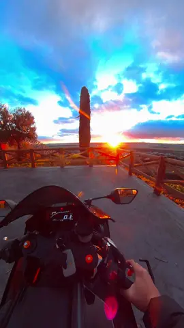 Que relajacion la verdad🌤️ #parati #fyp #motos #sunset #atardecer #paisaje #motorcycle 