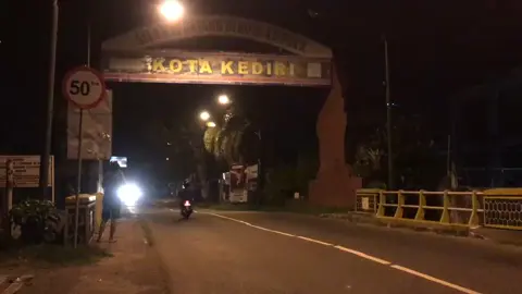 Pesona Jam Panas💆 #grandmax #paketcepat #fyp #drivermuda #katakatasupirmuda #mafiacacing #supircacing #cacingsutra #supirmuda #pickup #pelitfyp #xyzbca #pickupbalap #kotakediri #simpanglimagumulkediri 