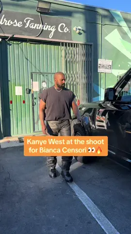 Y’all rockin with #BiancaCensori’s outfit⁉️👀 Via: @FilmsByJosh #RapTV #kanye #kanyetok #kanyewest 