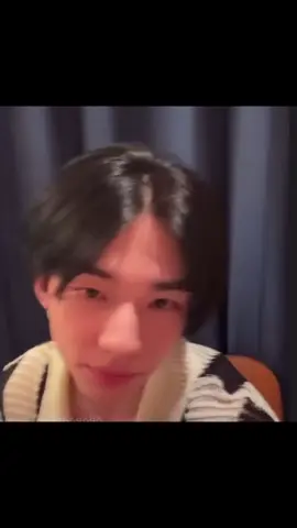 Hyunjin doing the popo challenge he is so cute🥹 #hwanghyunjin #hyunjin #live #instagram #straykids #kpop #dnxx418 #virall 