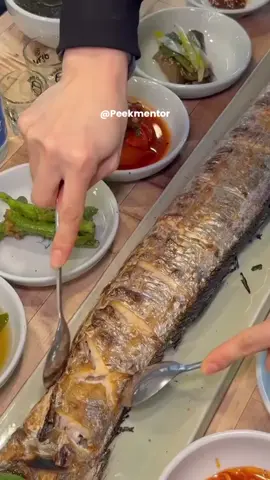 How To Eat Swordfish #fish #seafood #venderfeedhealth #seafoodlover #swordfish #deboning #fishinglife #dinner #dinnertime #cooking #kitchen #foods #foodstagram #shorts #shortviral #reels #reelsinstagram #fyp #fypシ #fypシ゚viral 