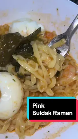 I’m so easily influenced when it comes to food but I’m so mad that my mouth is on fire rn😫 #buldakramen #buldakcarbonara #ramennoodles 