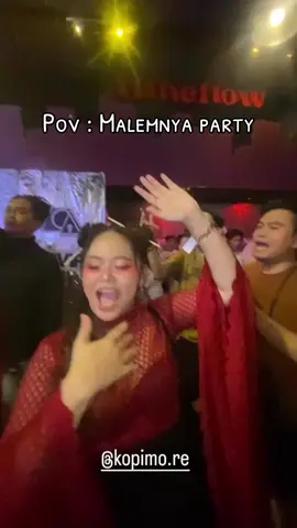 Ya ampun gini amattt yaaa jadi IRT HAHAHA #tiktokviral #party #IRT 