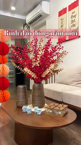 Bình hoa ngày Tết, chỉ cần đơn giản vài cành đào đông là được bình xinh quá trời rồi ạ #cắmhoađơngiản #bìnhhoa #bìnhgốm #bìnhhoatết #tiệmcủanhàgờ 