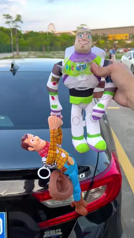 Mô hình hoạt hình gắn xe cute #phukienoto #dangcapxehoi #phukienxehoi #trangtrixehoi #mohinhganxe #dochoiganxe 