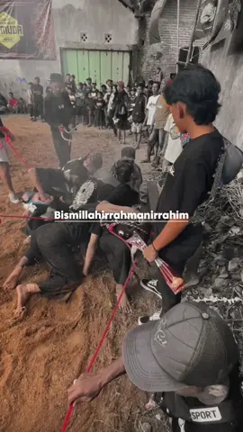 #CapCut  Lek ga jurang penatas kalapan koyok kurang pas✌ colab sek @silvi_yw @dhanisqrpnt  #bantengan #jaranan #jaranantiktok #mberot #pmberottt🦬 #bantenganmalang #bantengnuswantara #mberotmberotmaszeh 