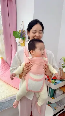 Baby carrier, malapitan at ligtas #baby #cutebaby #fyp #foryou #rag #firsteel #babylove #tiktokmademebuyit #LearnOnTikTok #viral 