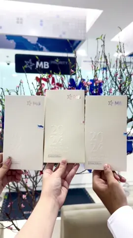 MBBank mừng năm mới 2024 với collection thẻ tết con rồng siu ấn tượng 🌸 Tự hào luôn dẫn đầu xu hướng thẻ! #thedanang #tet2024 #tetdongday #mb #mbbank #nganhang #banker #bankercogivui #dandauxuthethe #nganhangso 