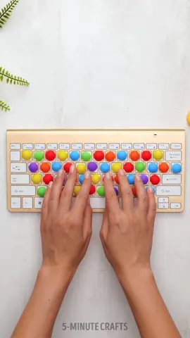 A keyboard made of POP IT? Count me in! #techtok #mechanicalkeyboard #diytutorial 