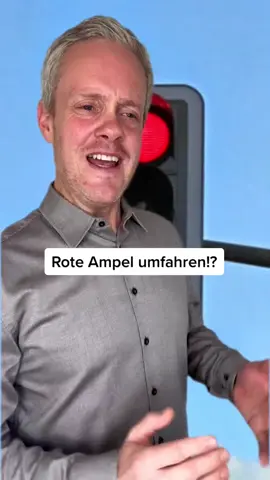 Darf man eine rote Ampel umfahren? #Verkehrsrecht #Bußgeld #Bußgeldkatalog #Anwalt #Rechtsanwalt #sogehtrecht 