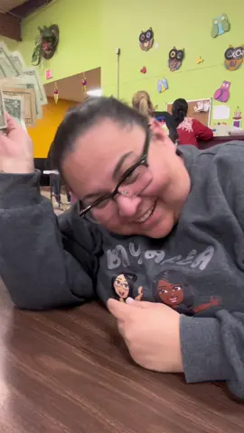 Surprising the group with a win, but then GiGi takes the $ 🤣🤣 #bingo #jackpotbingo #texasbingo #bayareabingobabes 