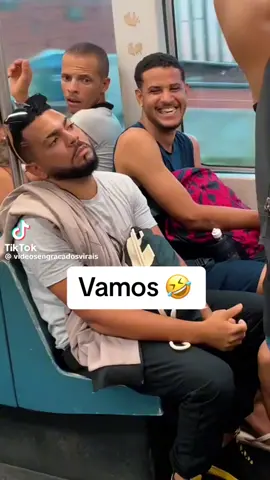 🚆👶🎥 Prepare-se para uma pegadinha épica no metrô que vai te deixar de queixo caído! 😱😂 ✨ Neste vídeo super divertido, decidi levar uma pegadinha para um próximo nível e decidi usar um bebê fake para deixar as pessoas surpresas! 🤣👶 💡 Imagine a cena: estou no metrô com um bebê de mentira super realista em um carrinho. As pessoas ao redor começam a notar o bebê e ficam completamente encantadas com tanta fofura! 😍😄 🌟 Mas, de repente, o bebê começa a se mexer de forma estranha e a fazer barulhos engraçados! As pessoas ficam confusas e começam a olhar umas para as outras sem acreditar no que estão vendo! 😲🙈 🔥 A reação das pessoas é impagável! Alguns começam a rir, outros ficam com medo e até mesmo tentam ajudar a acalmar o bebê 