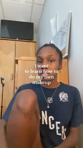 I want to learn how to do my own makeup 😩 so plsss lmk some black girl beauty creators yall watch i love @Toni Bravo !! also some good makeup products & brands I should try  #makeup #beginnermakeup #blackgirltiktok #blackgirltiktok #blackgirlmakeup #blackgirlmakeup #blackgirlbeauty #darkskin #darksinbeauty #darkskingirlmakeup #fyp 