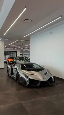 This car is insane🤯#fyp #lamborghini #veneno #hypercar 
