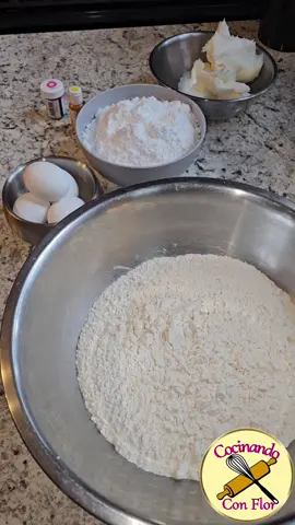 polvorones  800g d Harina 400g d manteca vegetal  400g de azúcar Glass  4 huevos#polvoronesmexicanos #polvorones #recetas #postresfaciles 